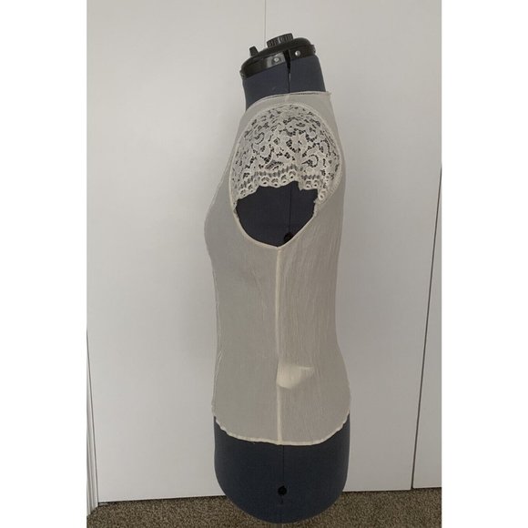 H&M Shirt Wmns Size 6 Short Sleeve Round Neck Lace Sleeves Off White formal top - Picture 4 of 7